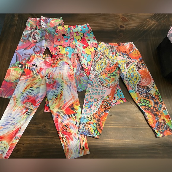 Kast Multicolor Athleisure Leggings, Capri - Picture 1 of 5